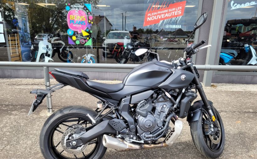 YAMAHA MT-07 Y-AMT 9