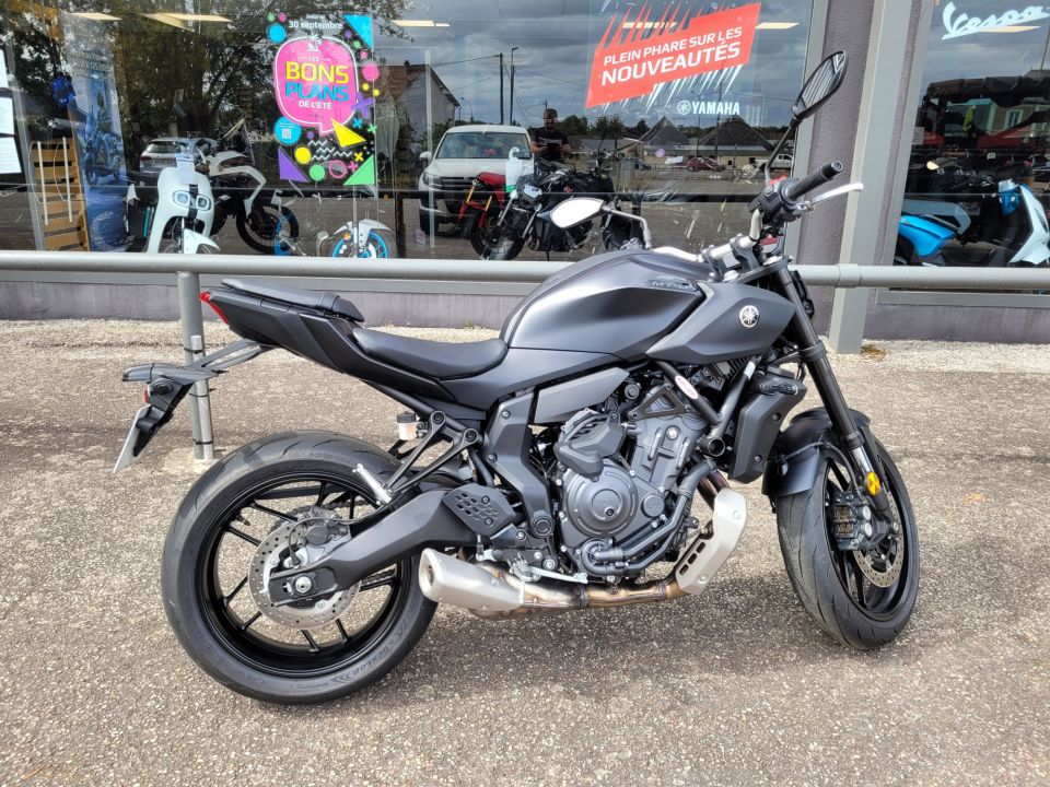 YAMAHA MT-07 Y-AMT 9