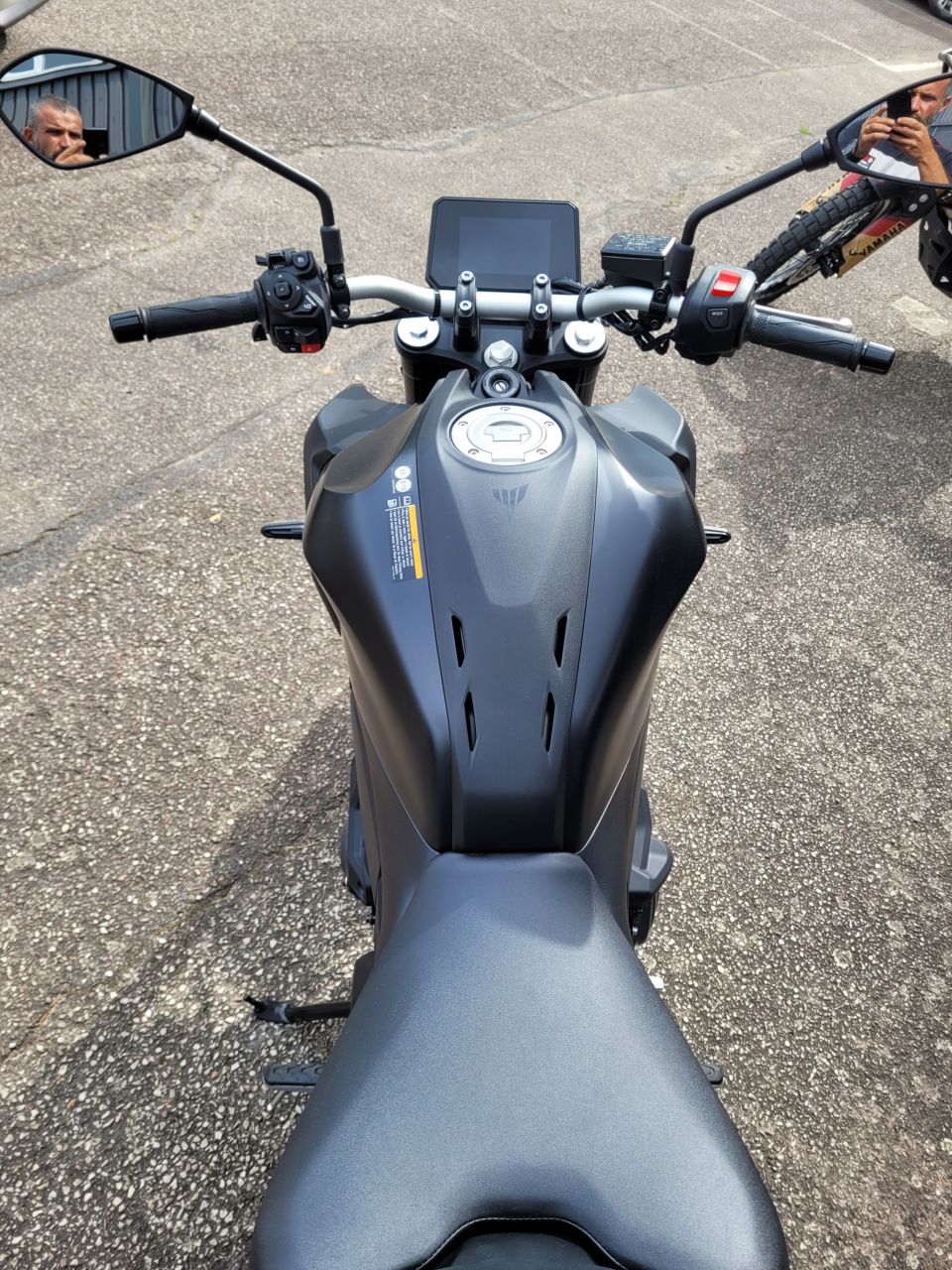 YAMAHA MT-07 Y-AMT 12