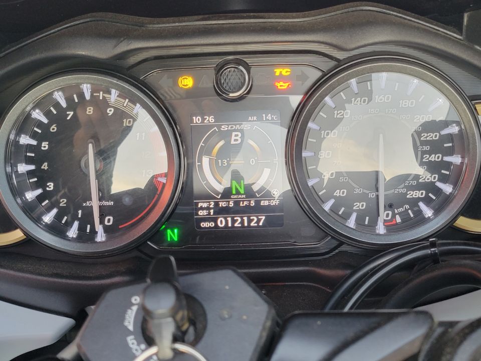 SUZUKI GSX 1300 R 15