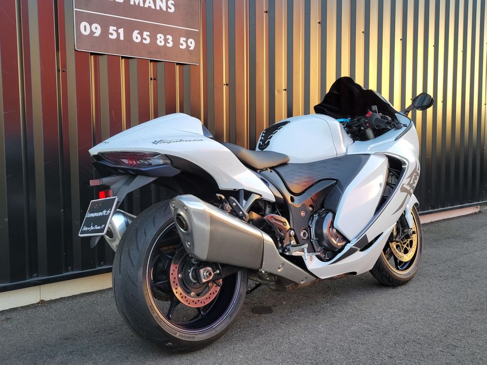 SUZUKI GSX 1300 R 25