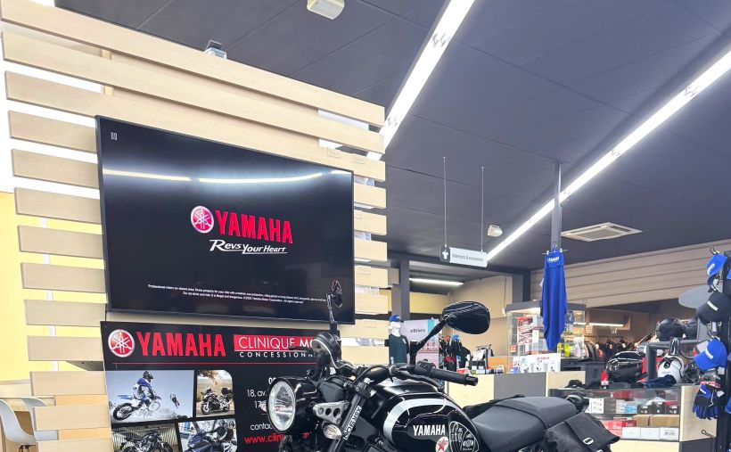 YAMAHA XSR 900 ABS 3