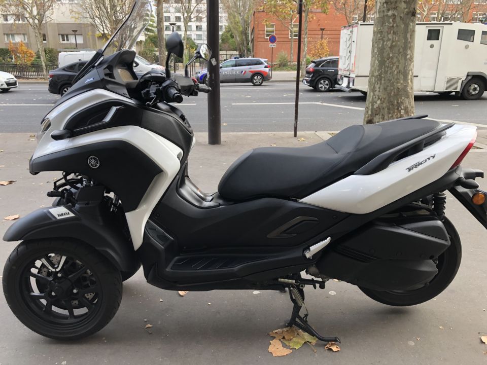 YAMAHA TRICITY 300 25