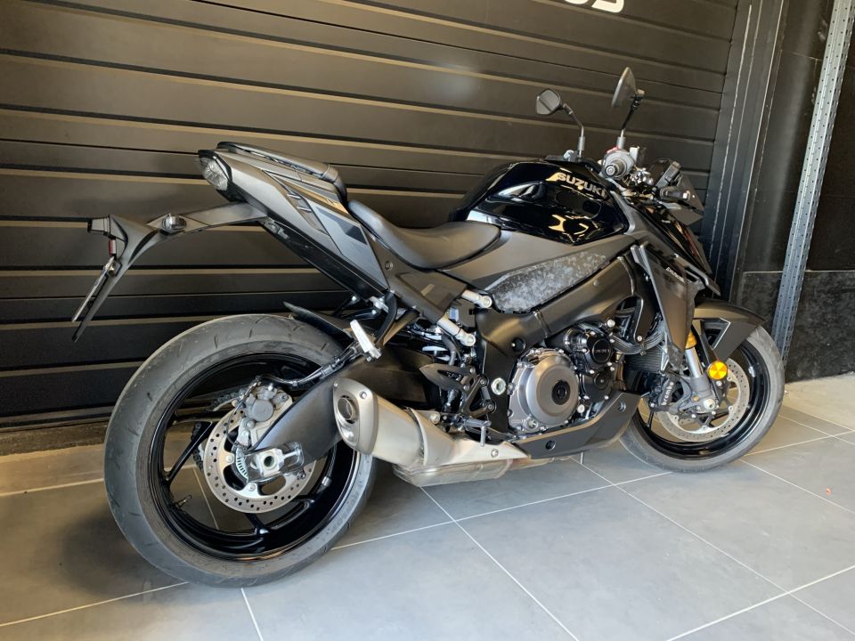 SUZUKI GSX-S 1000 8