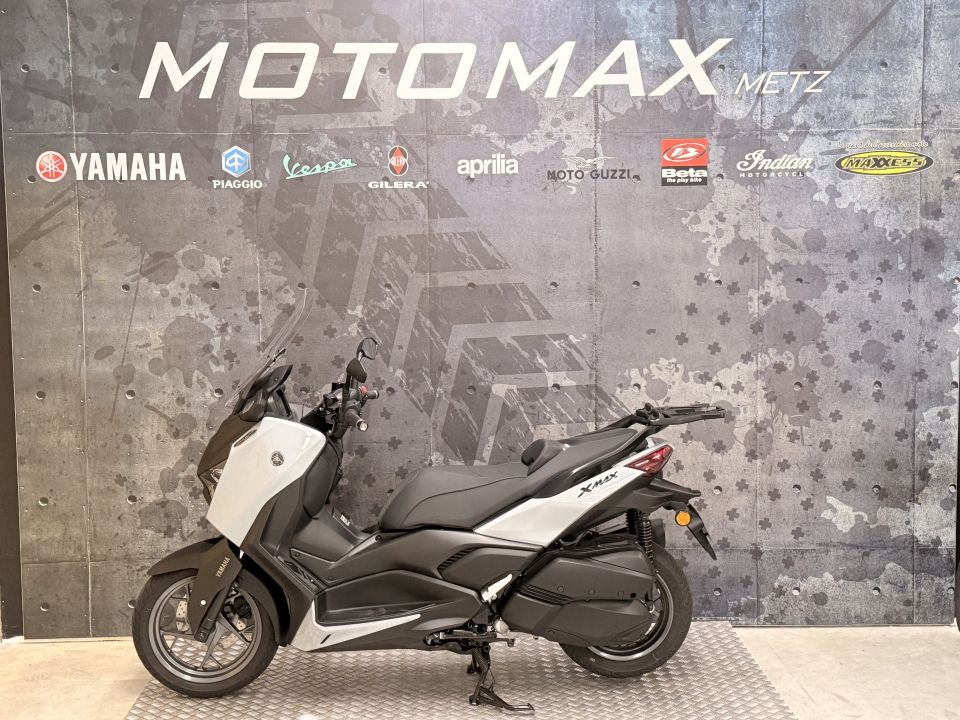 YAMAHA XMAX 300 TECH MAX + 36