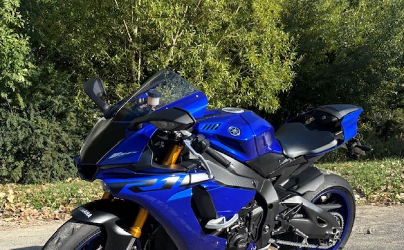 YAMAHA YZF 1000 R1 1