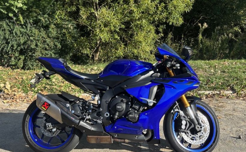 YAMAHA YZF 1000 R1 2