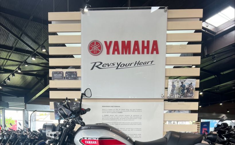 YAMAHA XSR 900 2
