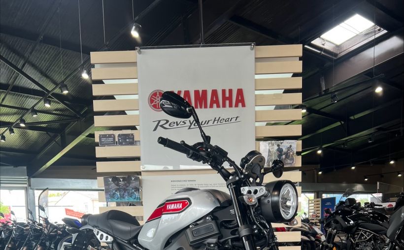YAMAHA XSR 900 4