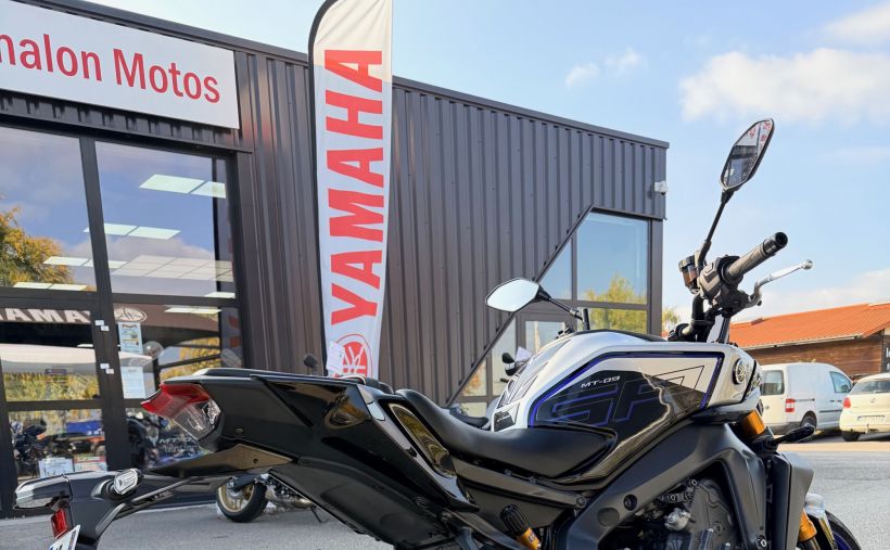 YAMAHA MT-09 SP 3