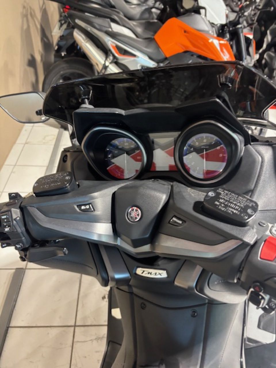 YAMAHA XP T-MAX 560 TECH MAX 2