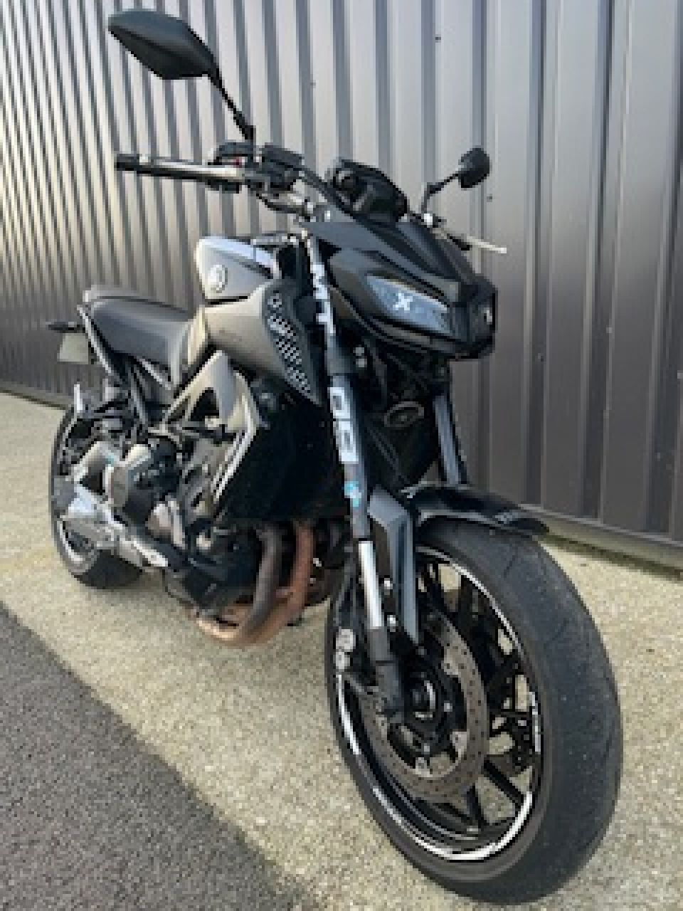 YAMAHA MT-09 1