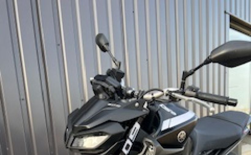 YAMAHA MT-09 3
