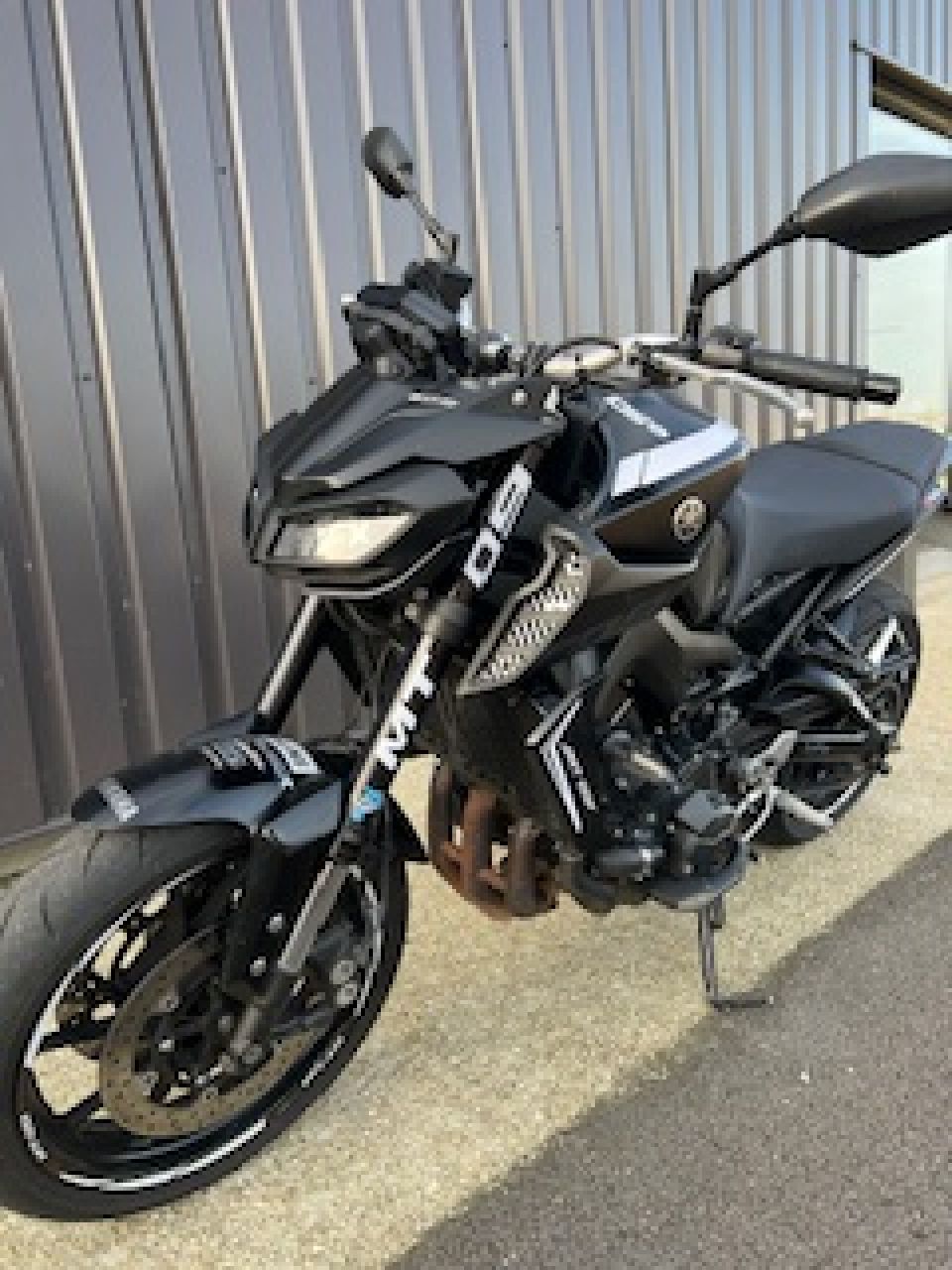 YAMAHA MT-09 3