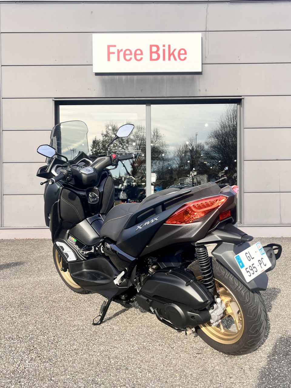 YAMAHA X-MAX 125 TECH MAX 1