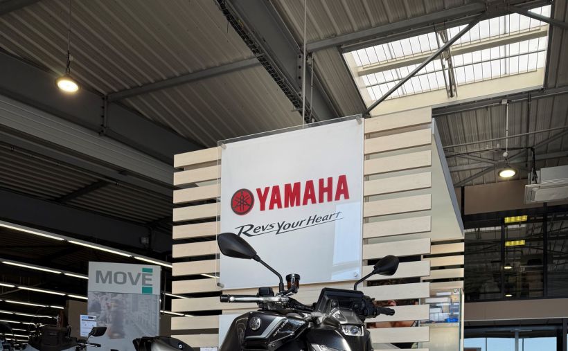 YAMAHA MT-09 Y-AMT 0