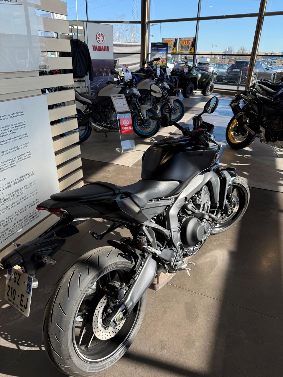 YAMAHA MT-09 Y-AMT 12