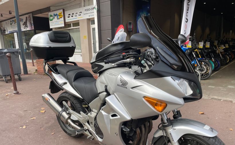 HONDA CBF 600 S 1