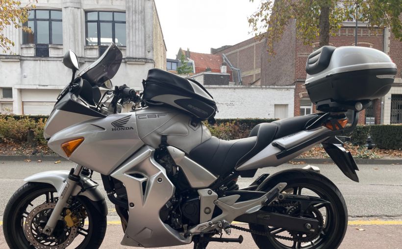 HONDA CBF 600 S 4