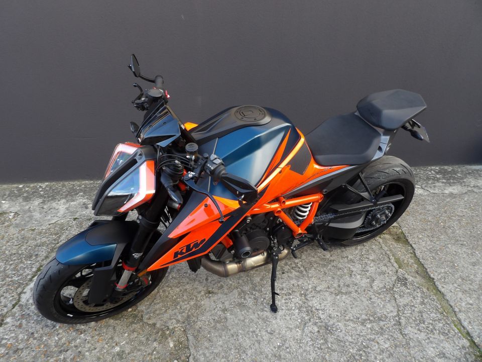 KTM 1290 SUPER DUKE R 4