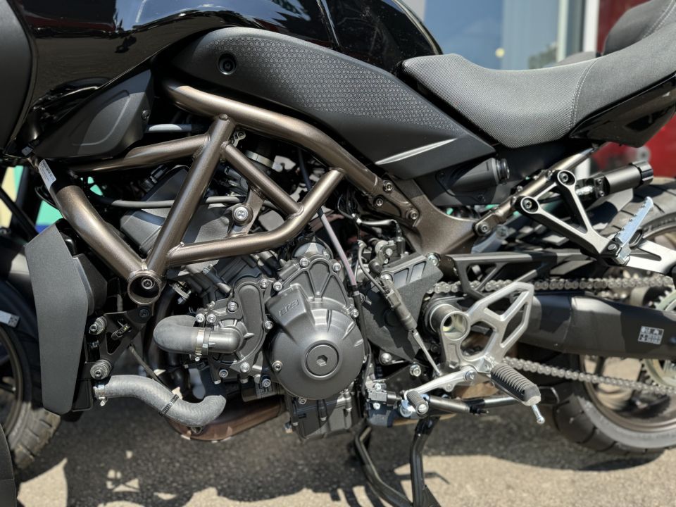 YAMAHA NIKEN 850 GT 3