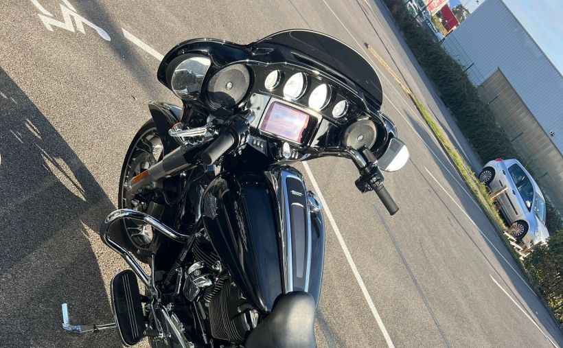 HARLEY-DAVIDSON TOURING STREET GLIDE 1868 S 30