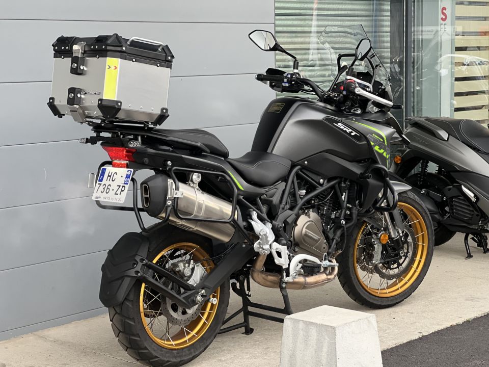 QJ MOTOR SRT 700 X TOURING 2