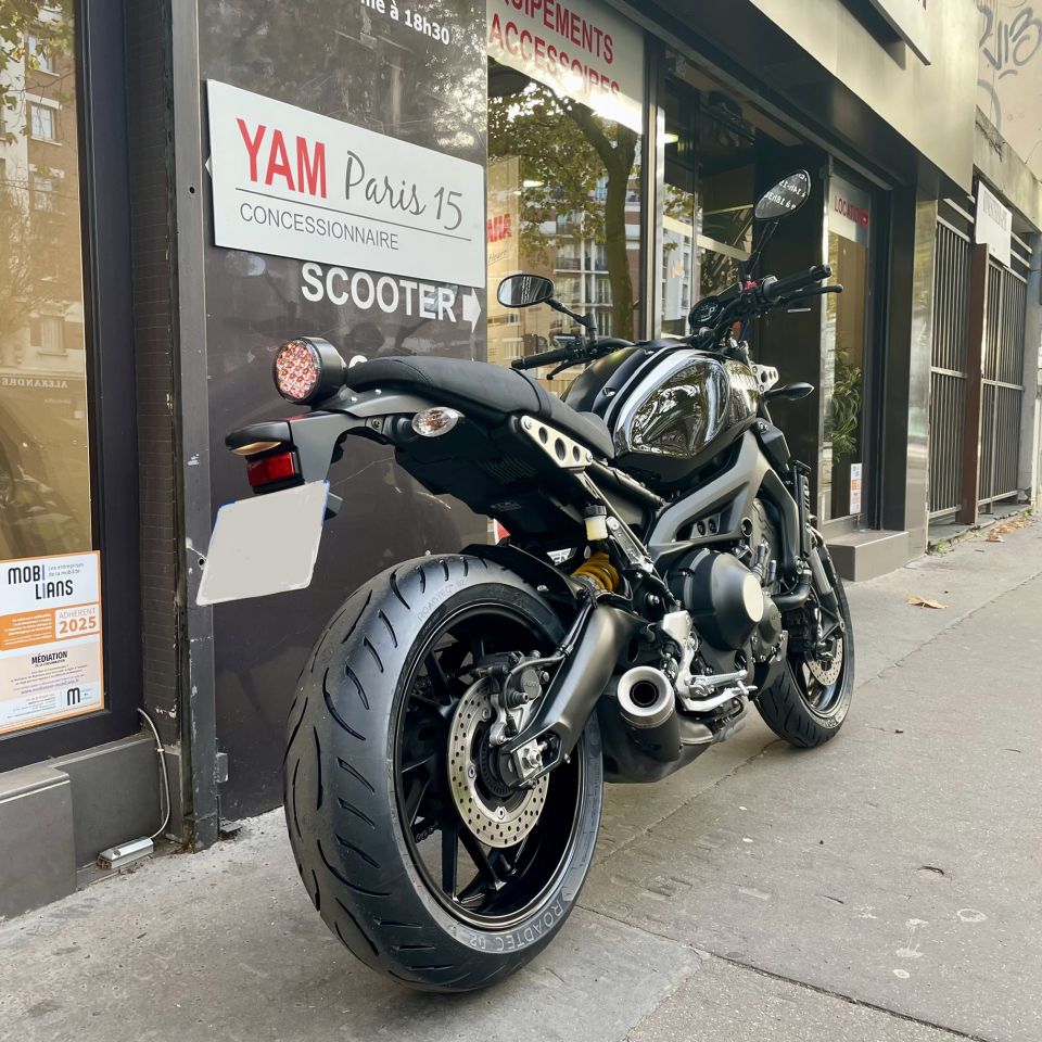 YAMAHA XSR 900 3