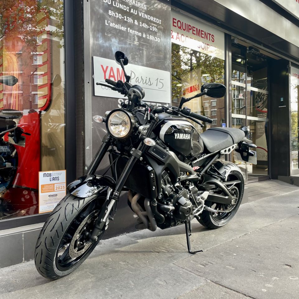 YAMAHA XSR 900 2