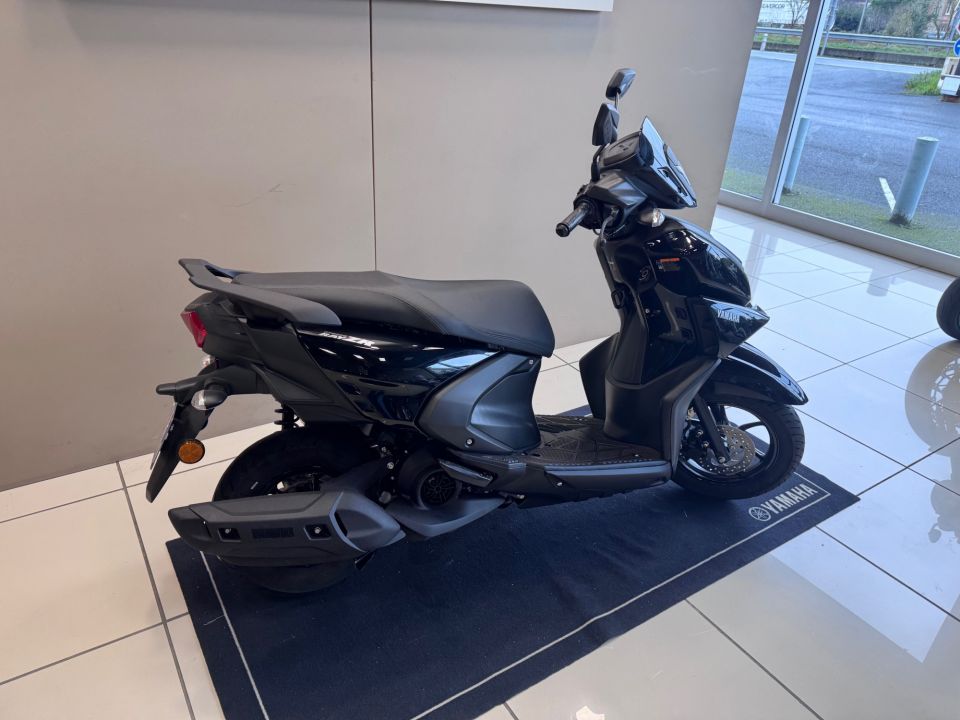 YAMAHA RayZR 125 4