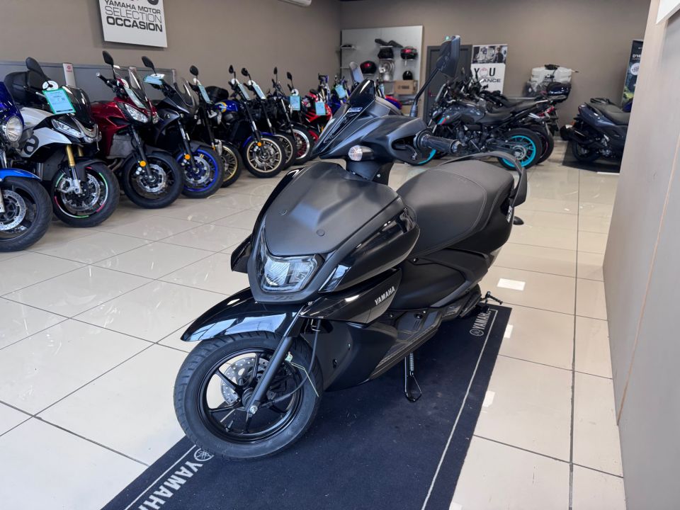 YAMAHA RayZR 125 6