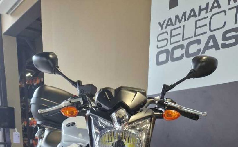 YAMAHA XJ6-N 1