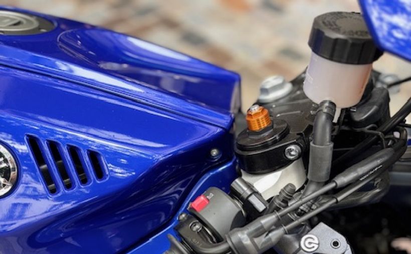 YAMAHA YZF-R7 6