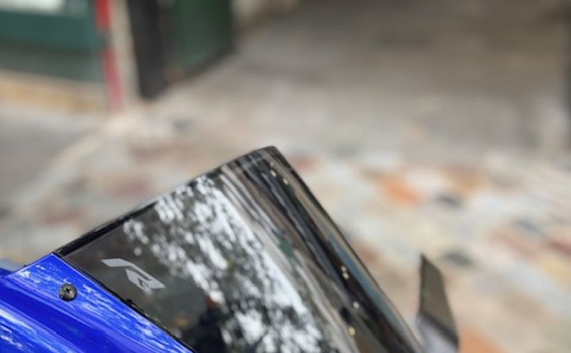 YAMAHA YZF-R7 4