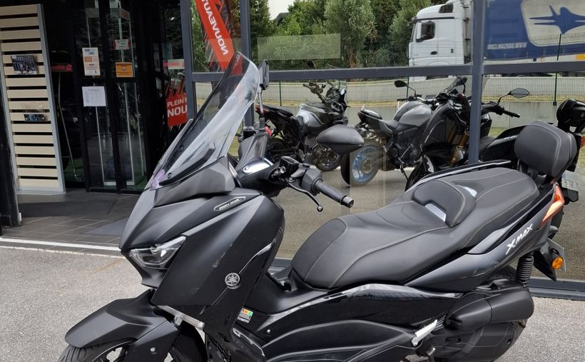 YAMAHA XMAX 125 3