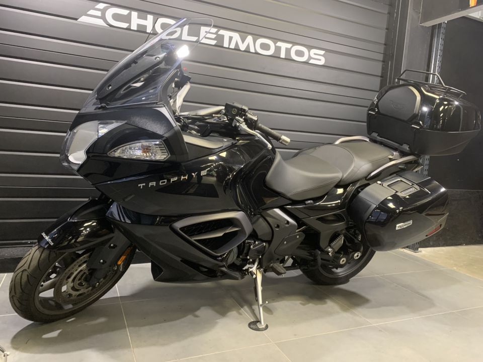 TRIUMPH TROPHY 1200 SE 16