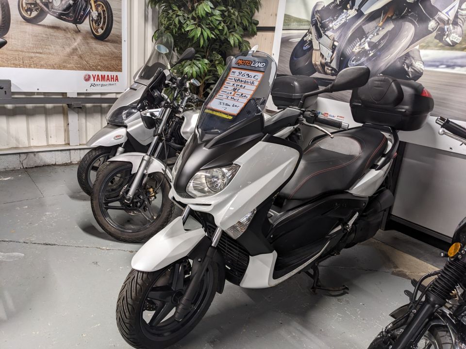 YAMAHA XMAX 125 40