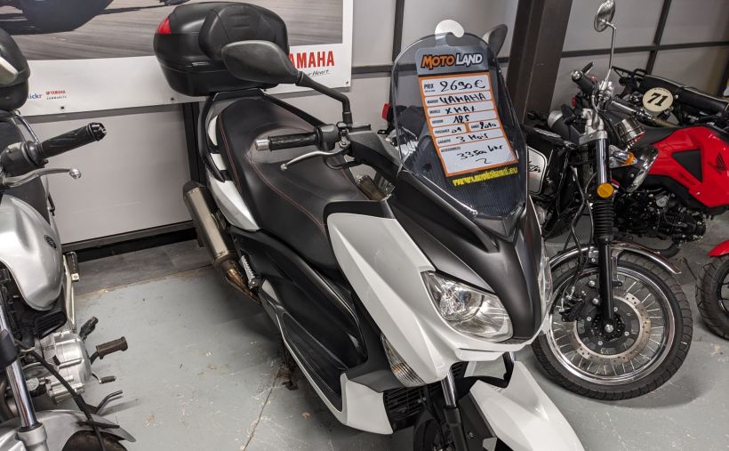 YAMAHA XMAX 125 6