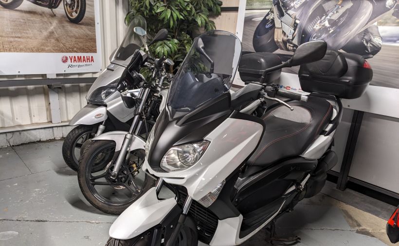 YAMAHA XMAX 125 10