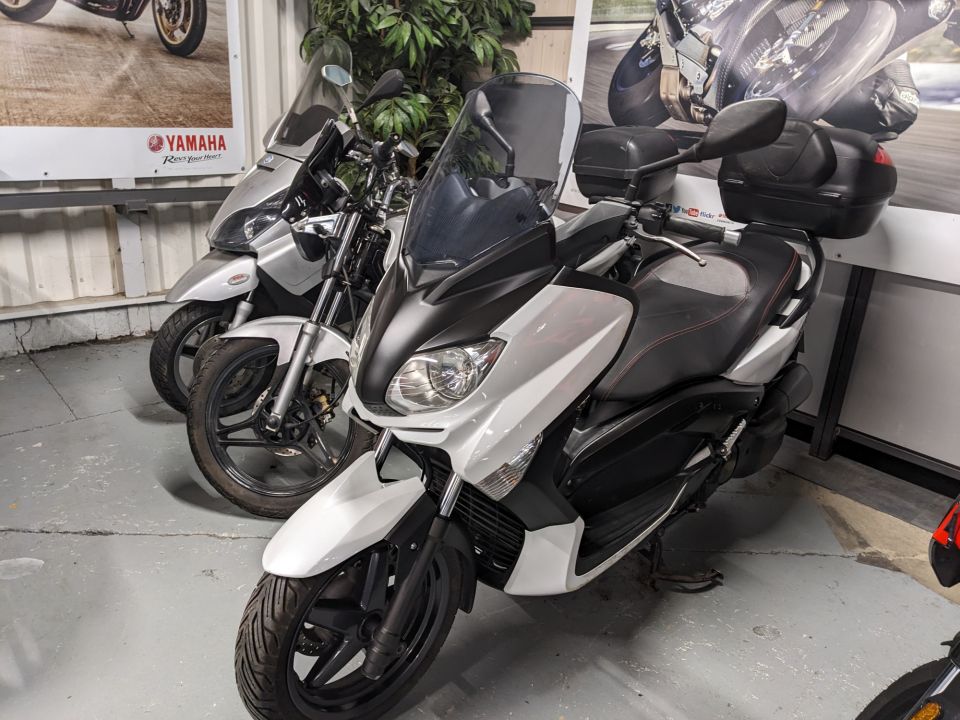 YAMAHA XMAX 125 0