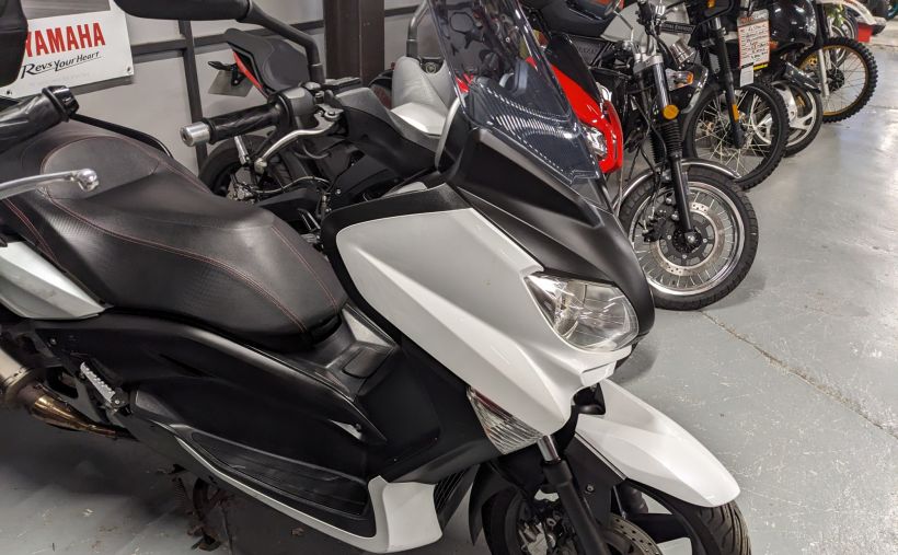 YAMAHA XMAX 125 3
