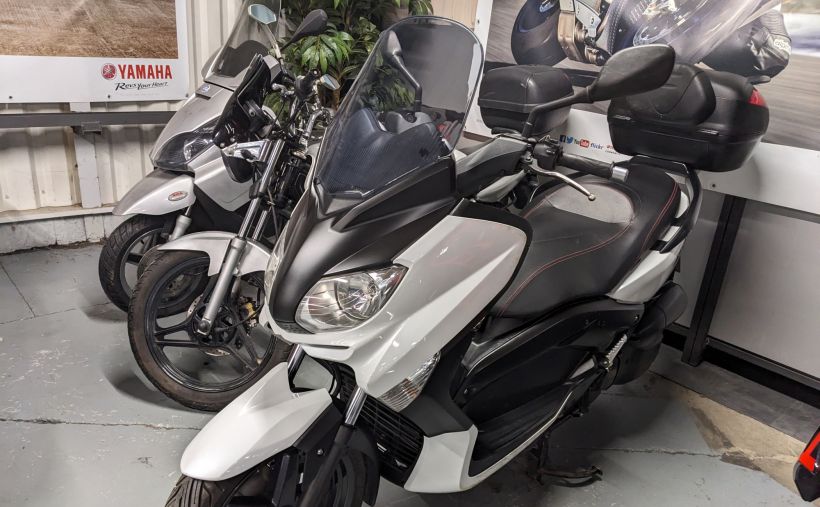 YAMAHA XMAX 125 8
