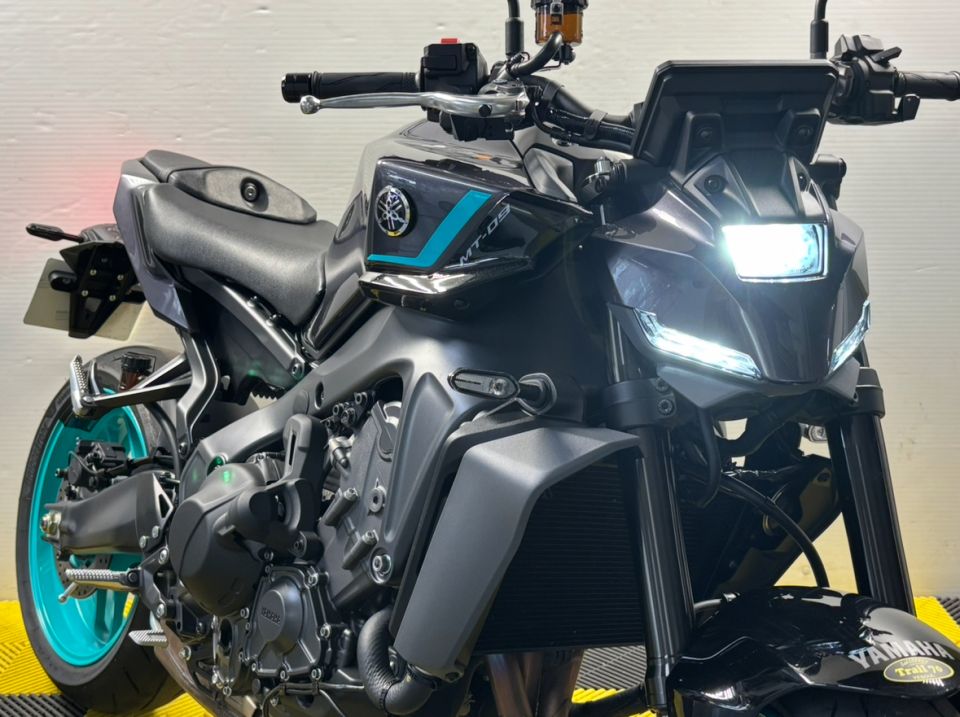 YAMAHA MT-09 18