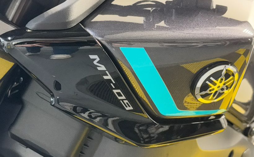 YAMAHA MT-09 4