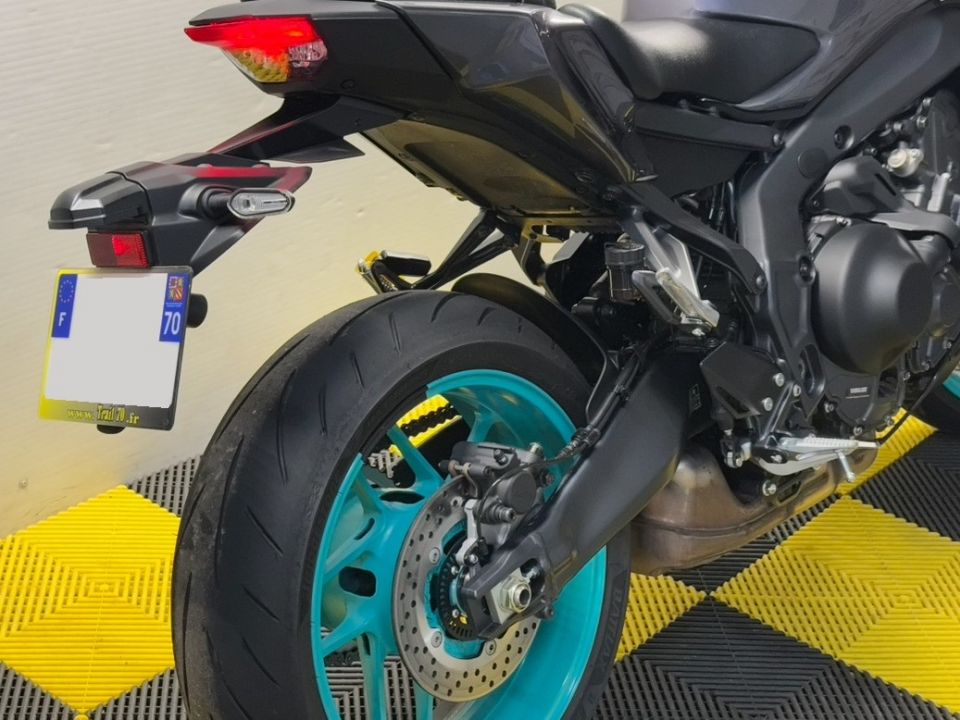 YAMAHA MT-09 48