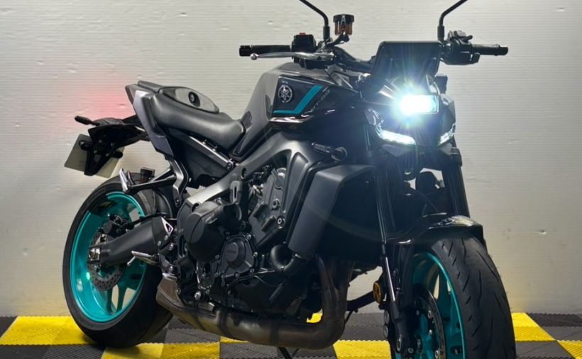 YAMAHA MT-09 10