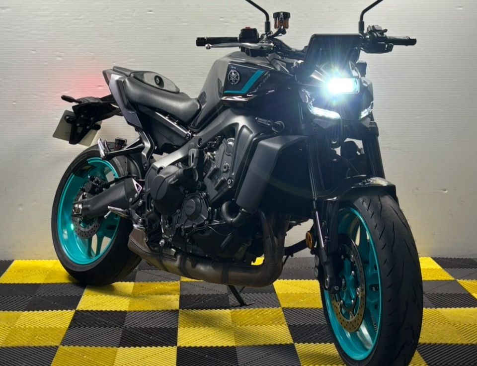 YAMAHA MT-09 60