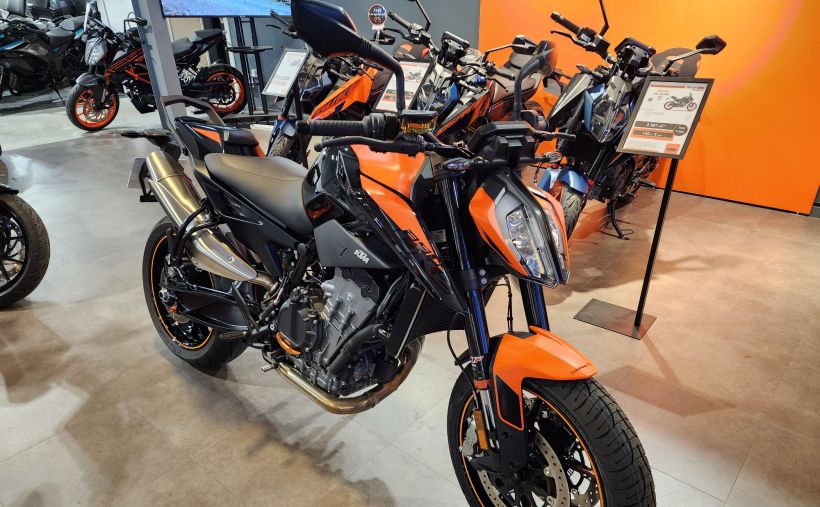 KTM 890 DUKE 20