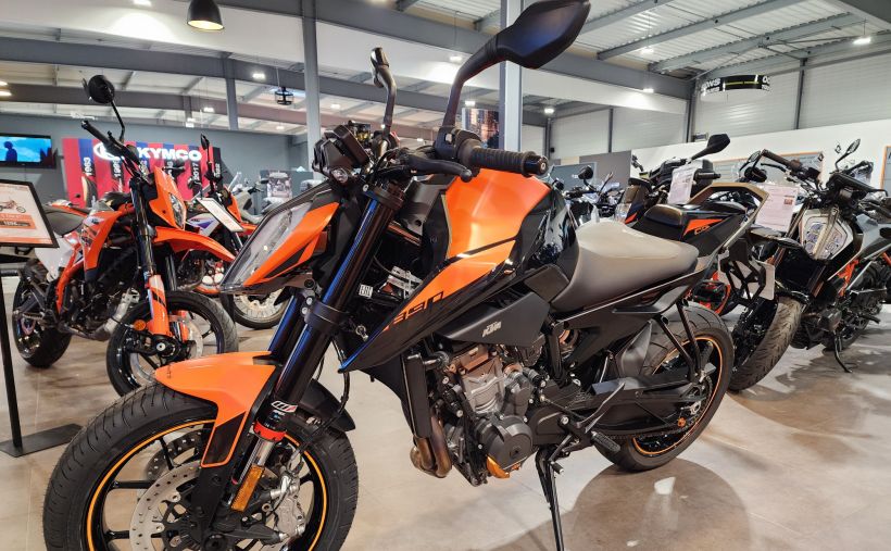KTM 890 DUKE 25
