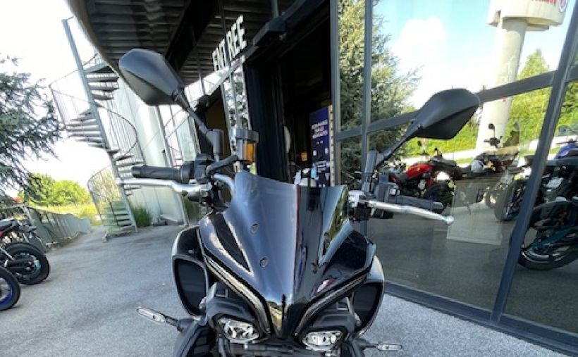 YAMAHA MT-10 2